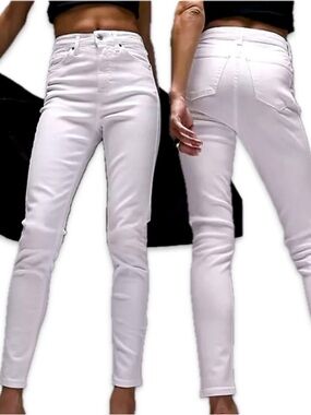 NWOT: Topshop Moto Jamie High Rise White Skinny Jeans, W26 L30